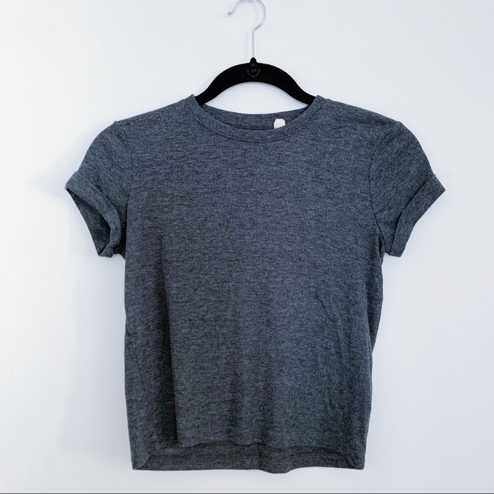 Grey cropped tee